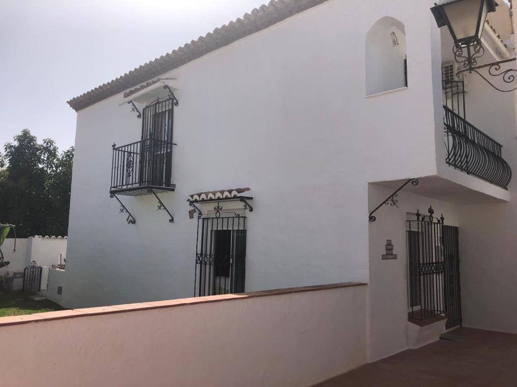 Villa Nueva Nerja Pueblo Andaluz Casa Grafton Exterior foto